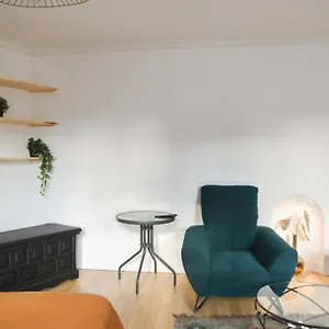 Renovated 31 M Love Cocoon In 14th , Paris France